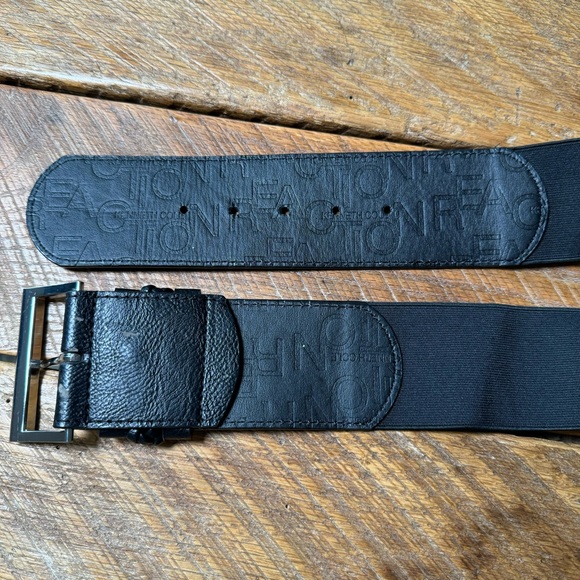 Kenneth Cole Reaction black wide stretchy elastic belt with silver buckle, S/M - Picture 7 of 10